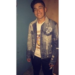 Meet your Posher, Adrian